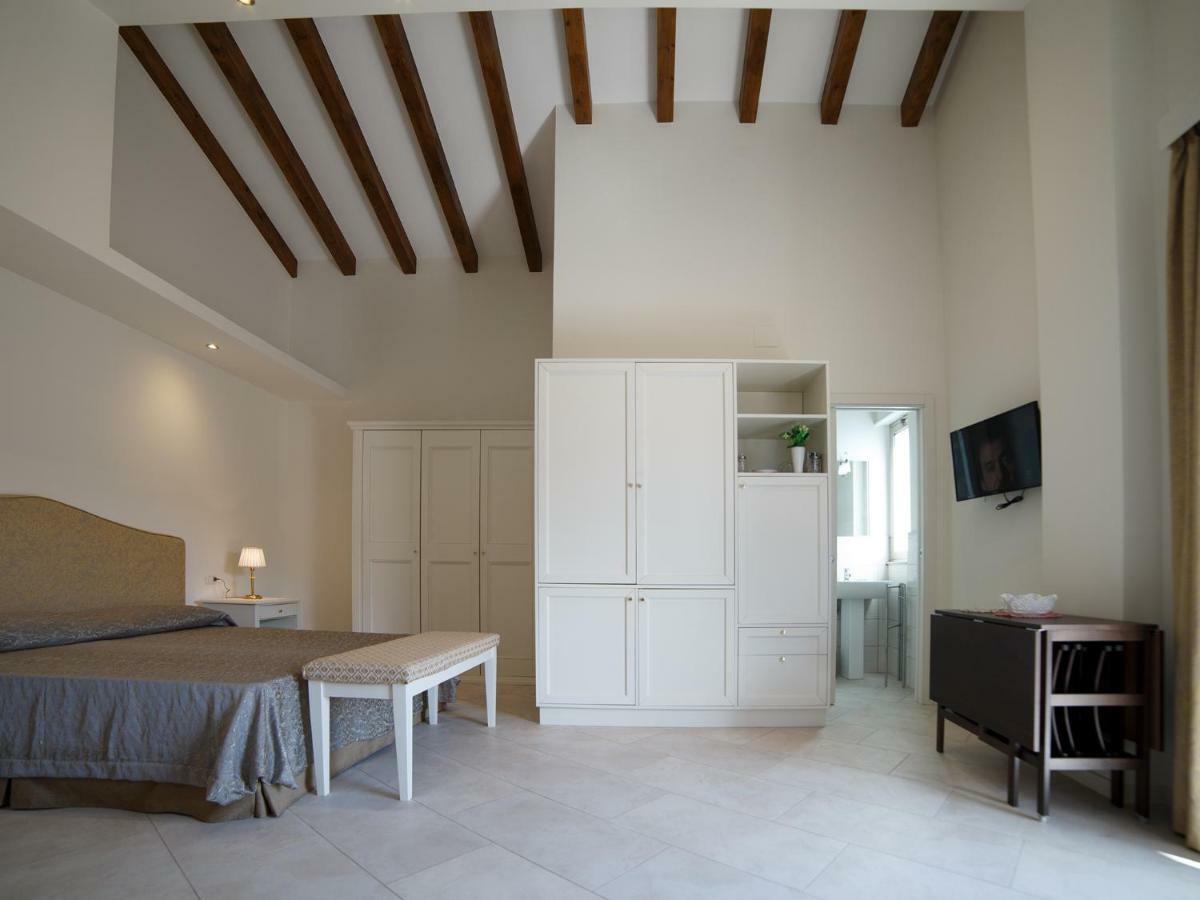 Marina Di Savoca Lägenhet Santa Teresa Di Riva Exteriör bild